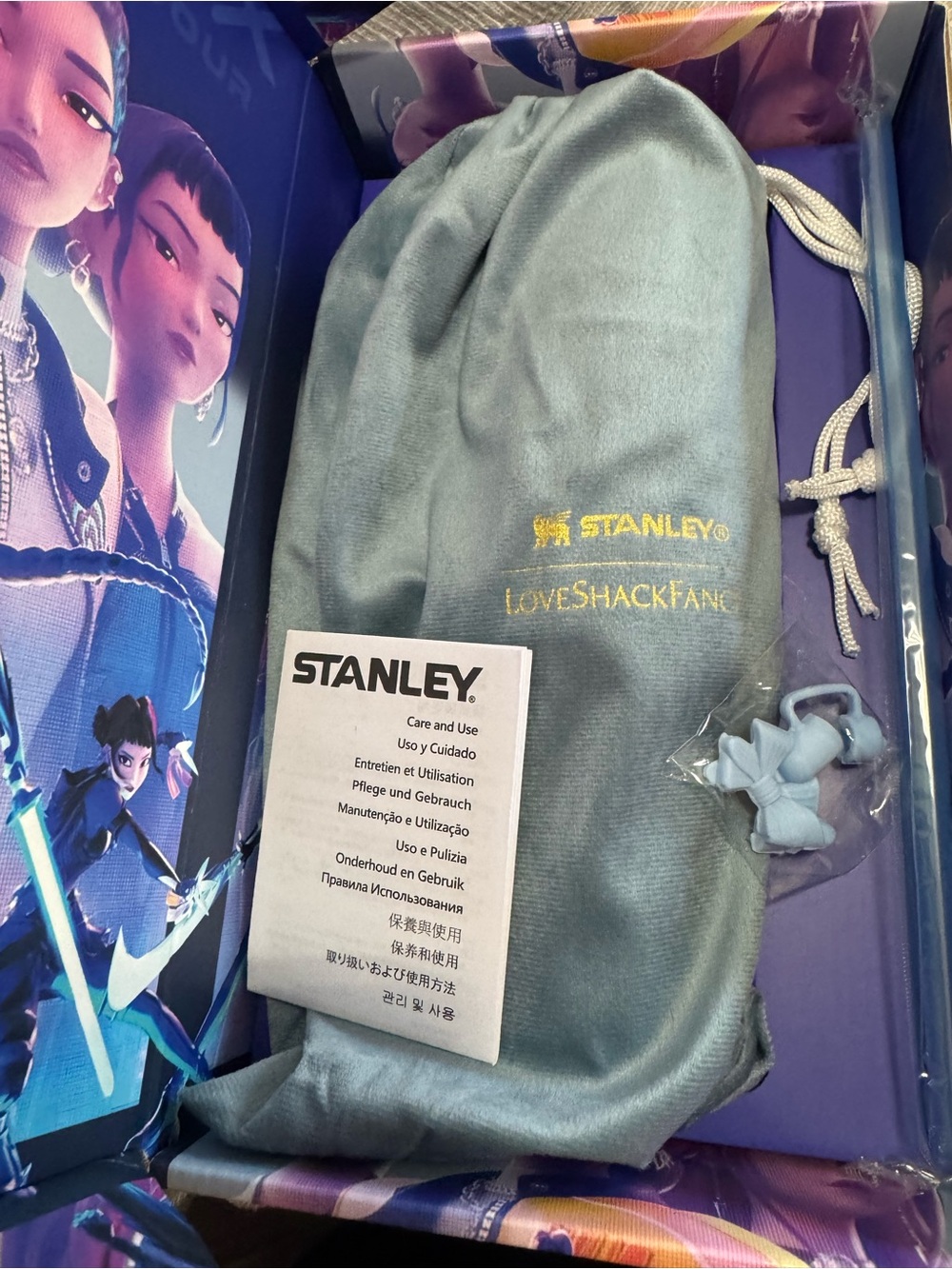 Stanley x Hunter World Tour Quencher Tumbler - Picture 11 of 11